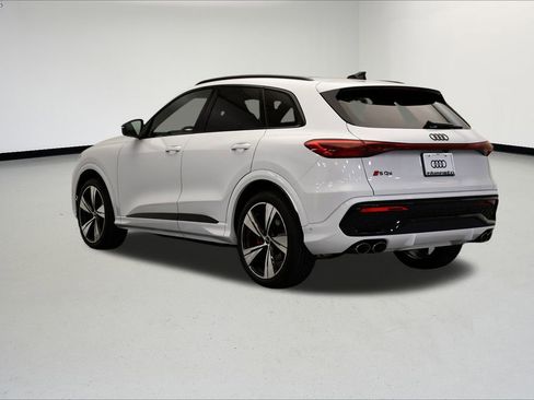 New 2025 Audi SQ5 Premium Plus image 3