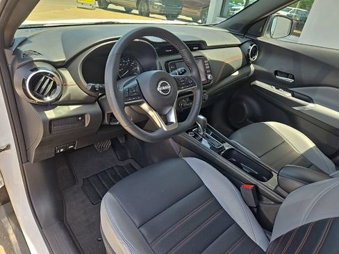 Used 2024 Nissan Kicks SR w/ SR Premium Package FWD image 36