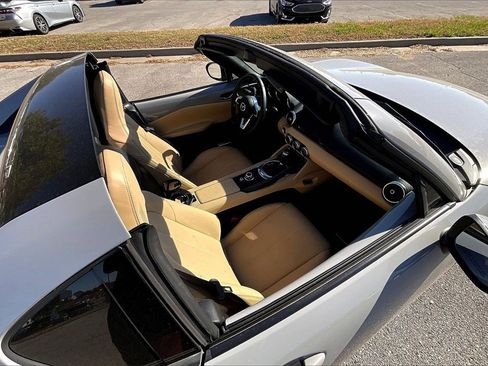 Used 2025 MAZDA MX-5 Miata RF Grand Touring image 31