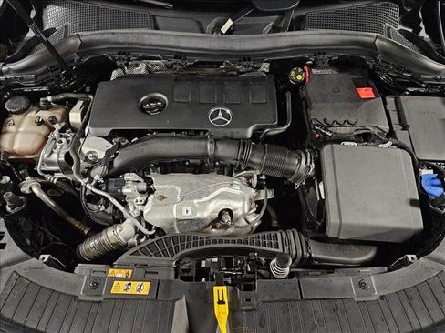 Used 2021 Mercedes-Benz GLA 250 w/ Premium Package image 23