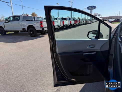 Used 2024 Toyota Sienna XLE image 11