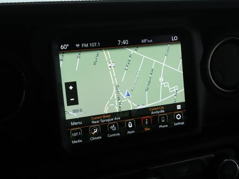 Used 2022 Jeep Wrangler Unlimited Sahara AWD/4WD image 12