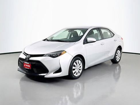 Used 2018 Toyota Corolla LE image 1