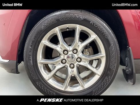 Used 2015 Jeep Grand Cherokee Summit image 2