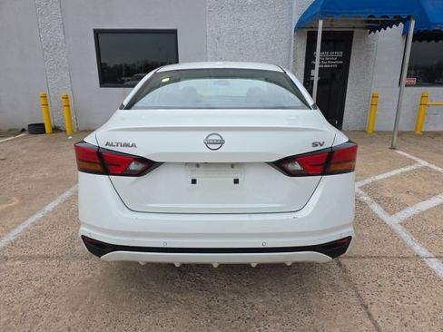 Used 2023 Nissan Altima 2.5 SV image 4