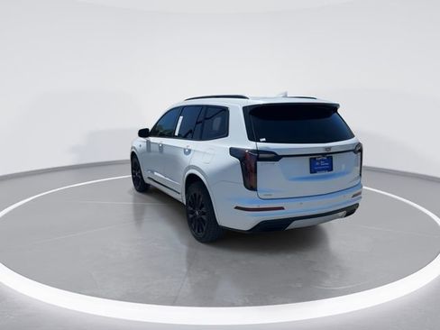 Used 2021 Cadillac XT6 Sport w/ LPO, ONYX Package AWD/4WD image 6