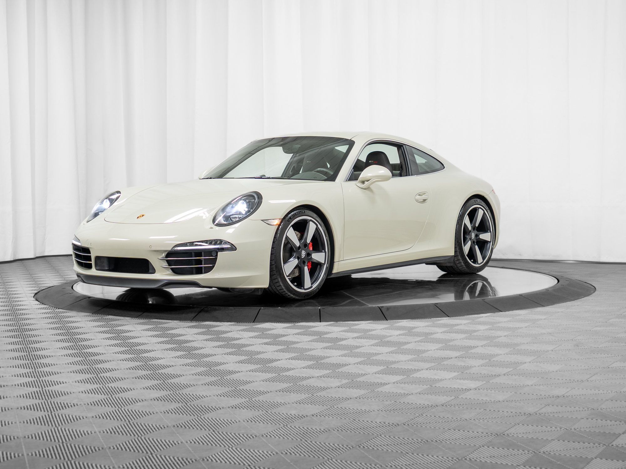 Certified 2014 Porsche 911 50th Anniversary Edition RWD image 46