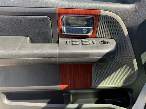 Used 2005 Ford F150 Lariat image 19