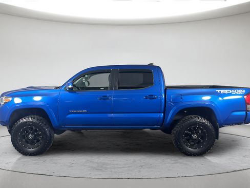 Used 2016 Toyota Tacoma TRD Sport w/ Towing Package AWD/4WD image 8