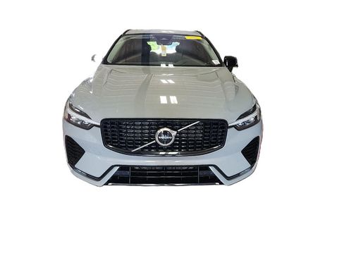 Used 2024 Volvo XC60 B5 Plus AWD/4WD image 3