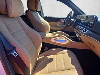 New 2026 Mercedes-Benz GLS 580 4MATIC video 4