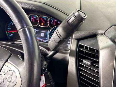 Used 2020 Chevrolet Tahoe LT w/ RST Edition RWD image 19