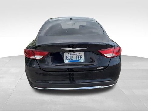 Used 2015 Chrysler 200 Limited w/ Convenience Group image 4