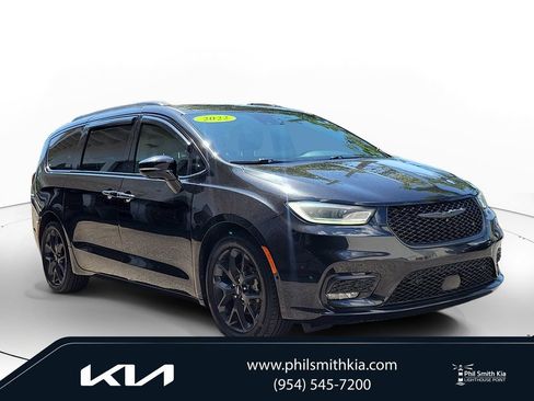 Used 2022 Chrysler Pacifica Limited w/ S Appearance Package FWD image 1