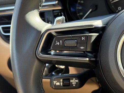 Used 2022 Porsche Macan image 19