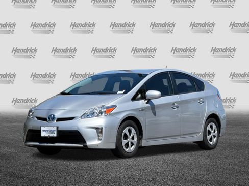 Used 2015 Toyota Prius Four FWD image 9