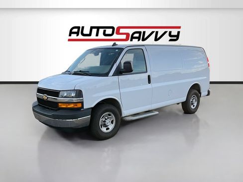 Used 2023 Chevrolet Express 2500 w/ Driver Convenience Package RWD image 3