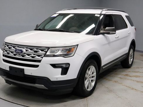 Certified 2019 Ford Explorer XLT w/ Equipment Group 202A AWD/4WD image 7