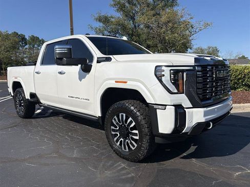 Used 2024 GMC Sierra 2500 Denali Ultimate AWD/4WD image 12