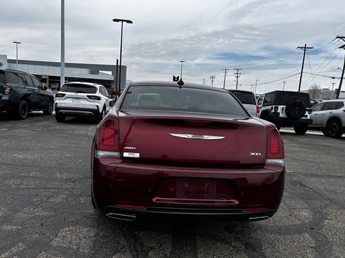 Used 2019 Chrysler 300 S w/ Safetytec Plus Group image 4