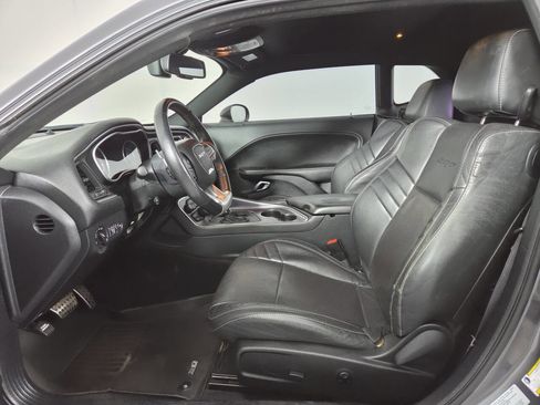 Used 2016 Dodge Challenger SRT w/ Technology Group RWD image 14