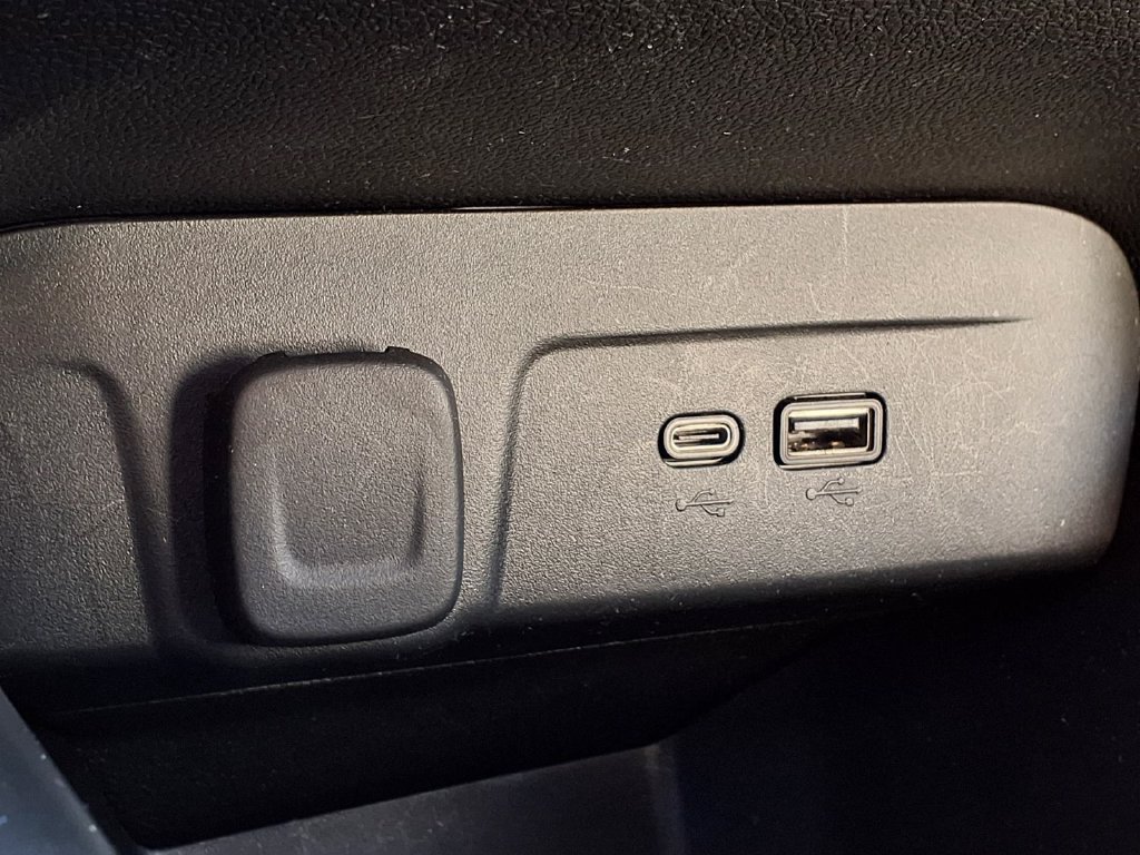 Used 2024 Chevrolet Trax LS w/ LS Convenience Package FWD image 26