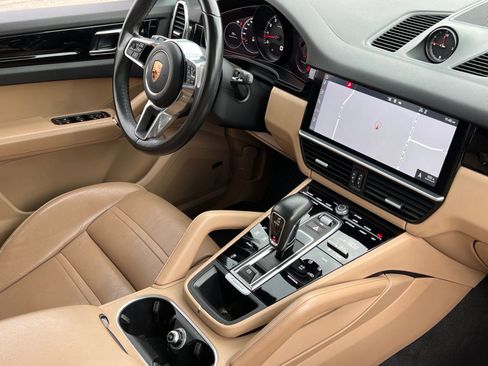 Certified 2020 Porsche Cayenne image 14