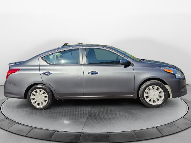 Used 2019 Nissan Versa SV FWD image 4