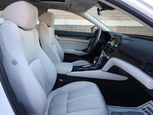 Used 2018 Honda Accord EX image 27