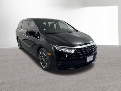 Used 2023 Honda Odyssey Elite image 3