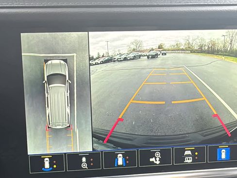 Certified 2022 GMC Yukon XL Denali w/ Max Trailering Package AWD/4WD image 18