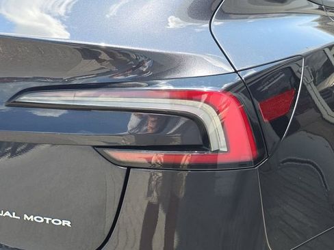Used 2025 Tesla Model 3 Long Range AWD/4WD image 7