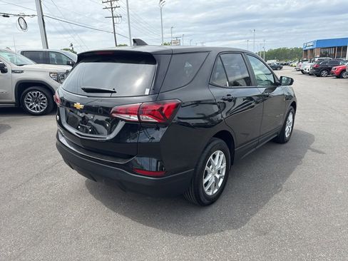 Used 2024 Chevrolet Equinox LS w/ LS Convenience Package image 5