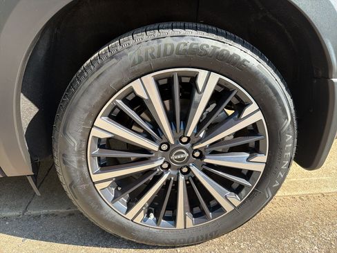 Used 2026 Nissan Pathfinder Platinum AWD/4WD image 6