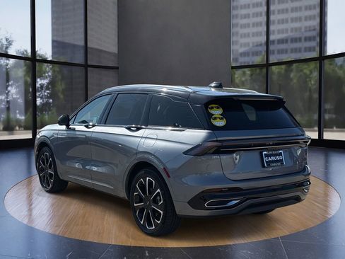 Used 2024 Lincoln Nautilus Reserve w/ Equipment Group 202A image 5