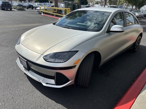 Used 2023 Hyundai Ioniq 6 SEL image 4