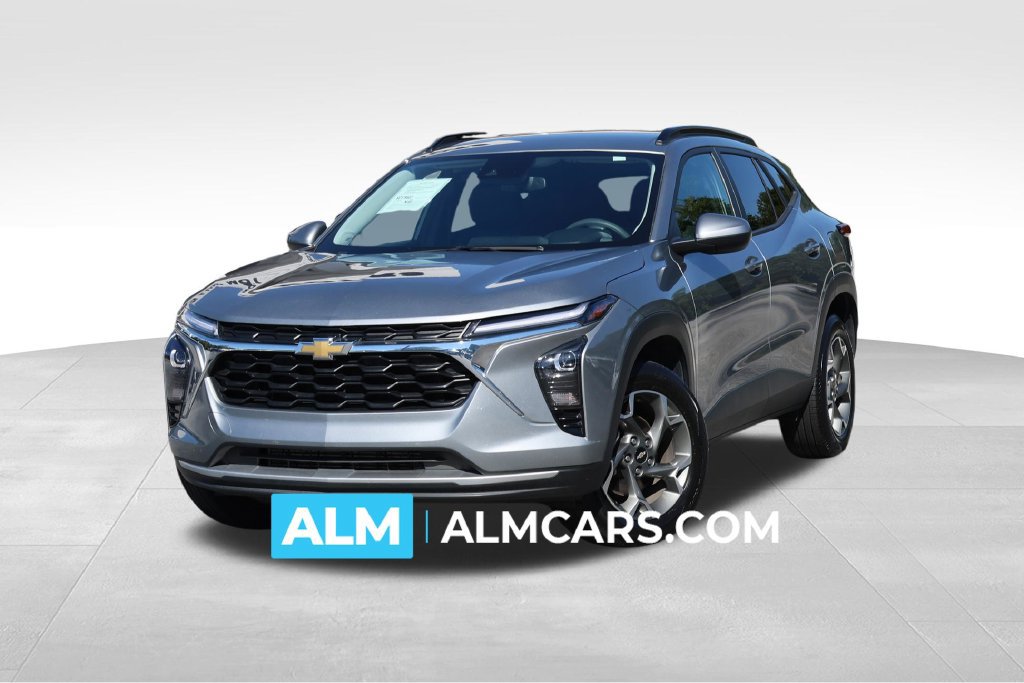 Used 2025 Chevrolet Trax LT FWD image 1