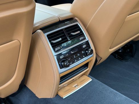 Used 2022 BMW 750i xDrive w/ Luxury Rear Seating Package AWD/4WD image 24