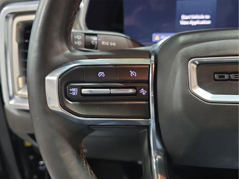 Used 2024 GMC Canyon Denali image 12