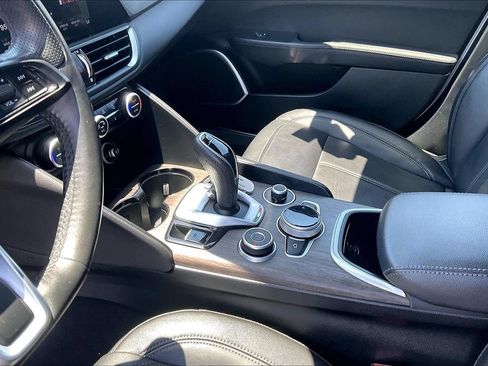 Used 2022 Alfa Romeo Giulia Ti w/ Active Assist Plus Package RWD image 12