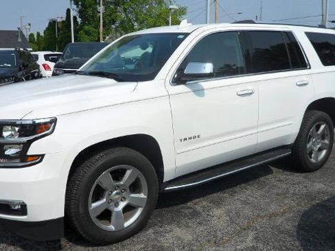 Used 2020 Chevrolet Tahoe Premier w/ Premier 6.2L Value Package image 1