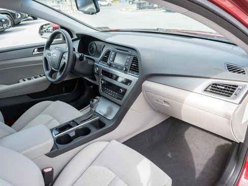 Used 2016 Hyundai Sonata SE FWD image 32