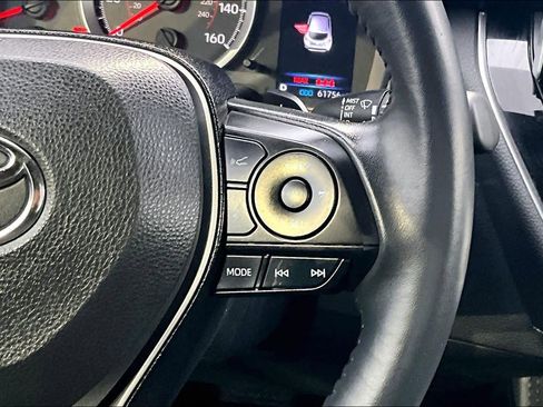 Used 2021 Toyota Corolla SE image 23