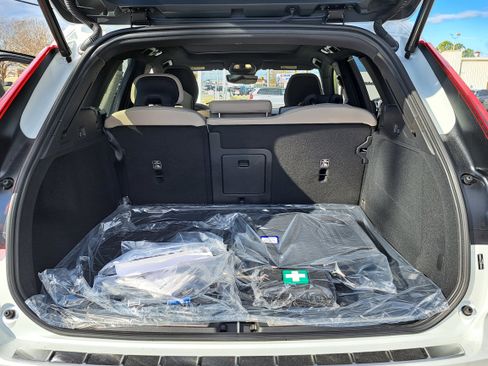 New 2026 Volvo XC60 B5 Plus w/ Protection Package Premier image 8