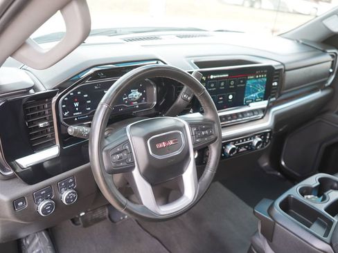 Used 2025 GMC Sierra 1500 SLT AWD/4WD image 22
