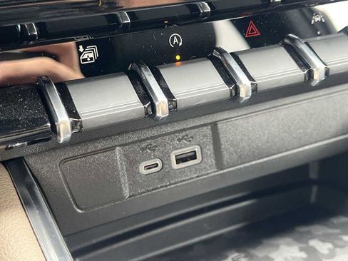 New 2026 GMC Canyon Denali image 8