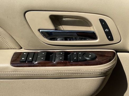 Used 2013 Cadillac Escalade AWD image 20