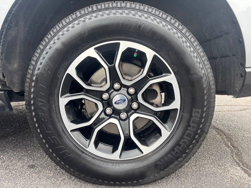 Used 2024 Ford Expedition XLT AWD/4WD image 15
