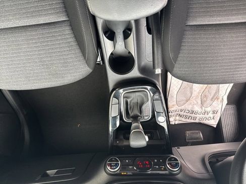 Certified 2022 Kia Soul S image 13