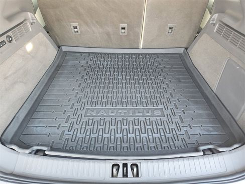 Used 2019 Lincoln Nautilus Select image 30